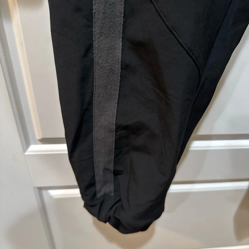 Gymshark Pants Mens Adult Small Black Athletic Windbreaker Logo Joggers